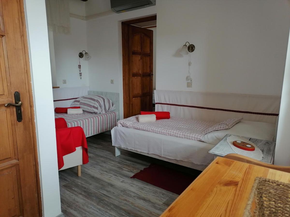 Hotel Mives Vendeghaz Pogány Exteriér fotografie