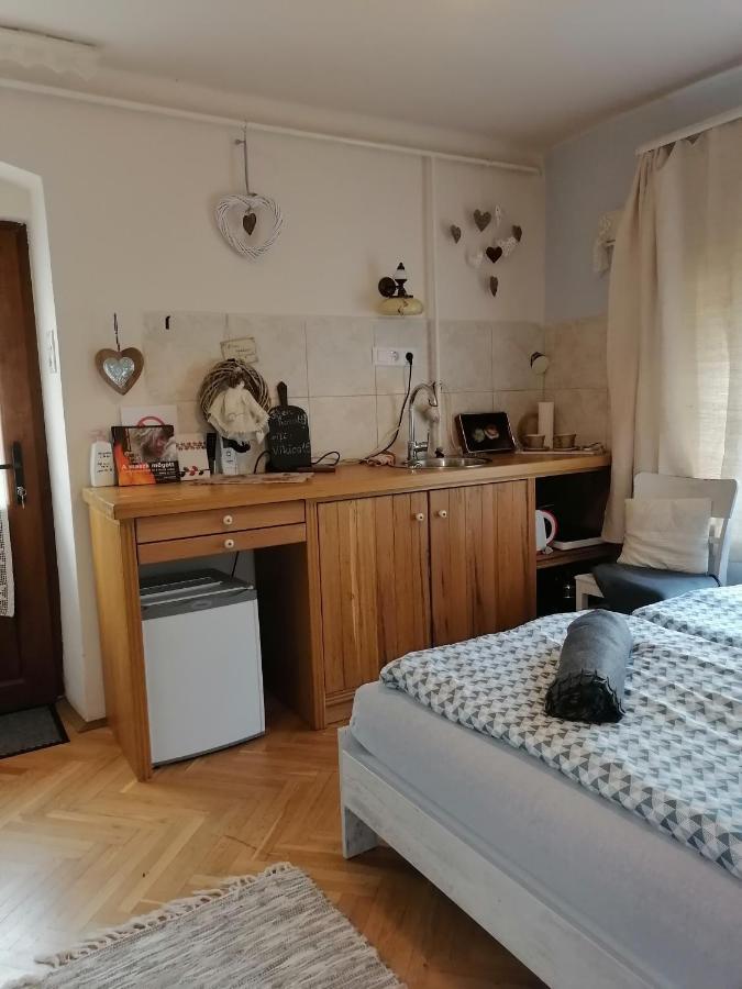 Hotel Mives Vendeghaz Pogány Exteriér fotografie