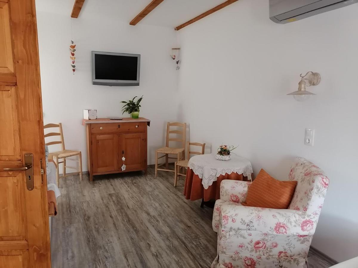 Hotel Mives Vendeghaz Pogány Exteriér fotografie