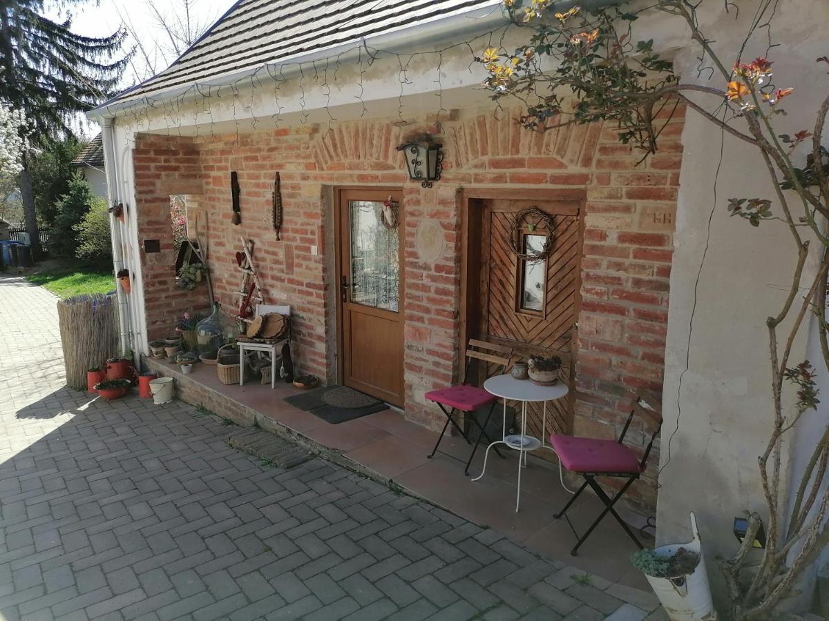 Hotel Mives Vendeghaz Pogány Exteriér fotografie