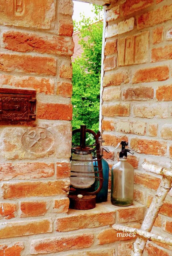 Hotel Mives Vendeghaz Pogány Exteriér fotografie